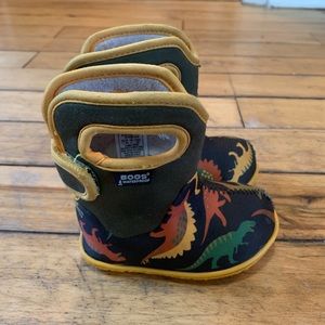 Bogs Toddler Boy Size 4 Dinosaur